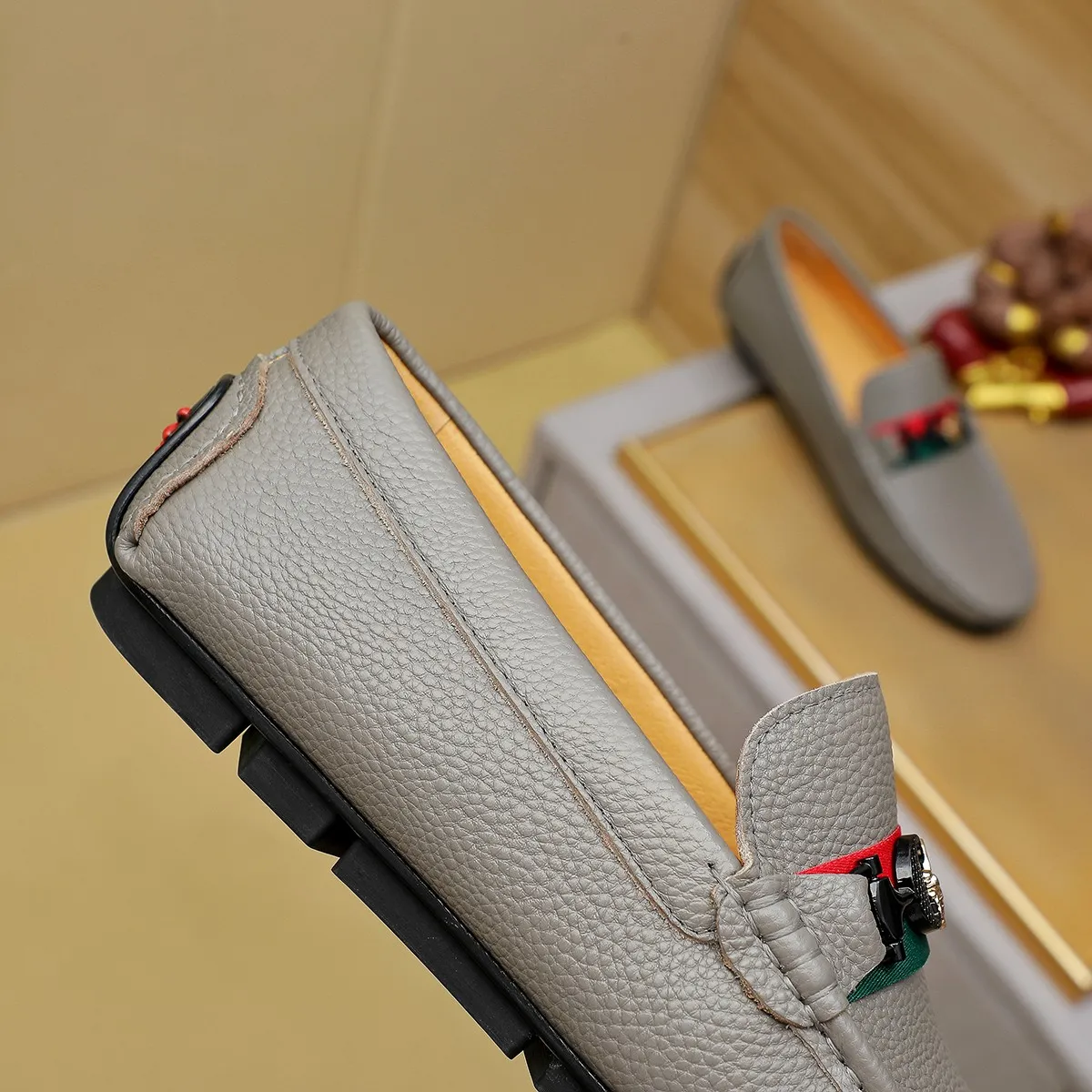 Men's shoes 💰360💰💰GUCCI Gucci official website synchronizes the latest model 🛃The upper is made of imported cowhide, 🐷leather lining, rubber outsole, 🎩🎩top-notch handcrafted workmanship with fine stitches and threads🔍definitely satisfy those perfectionist men who pursue high luxury quality 👏 Colors available! Code number 38-45 Large quantity in stock
